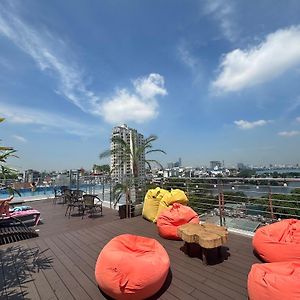 Luxe Paradise Premium Hotel